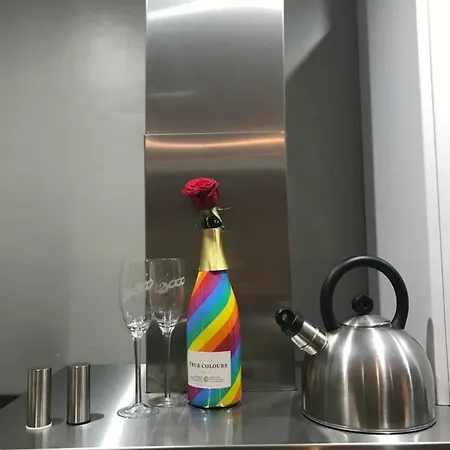 Mi Casa Su *